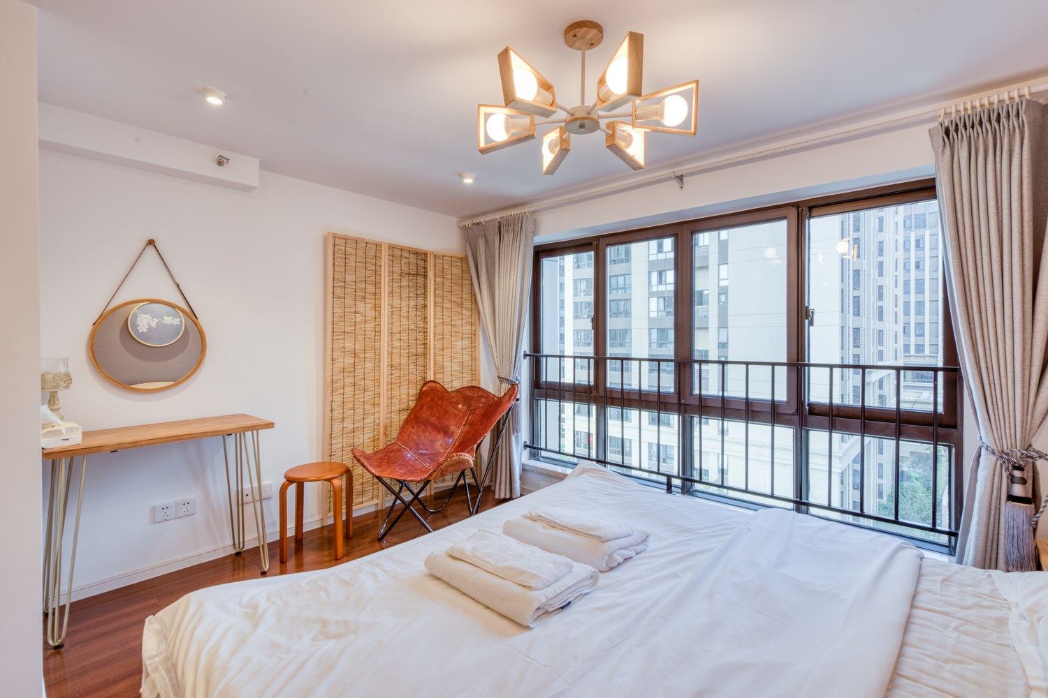 复式二室一厅套房