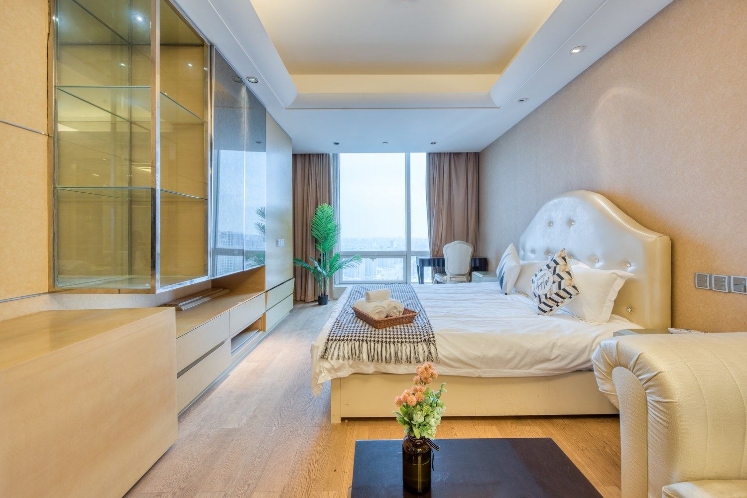 舒适高层一室大床房