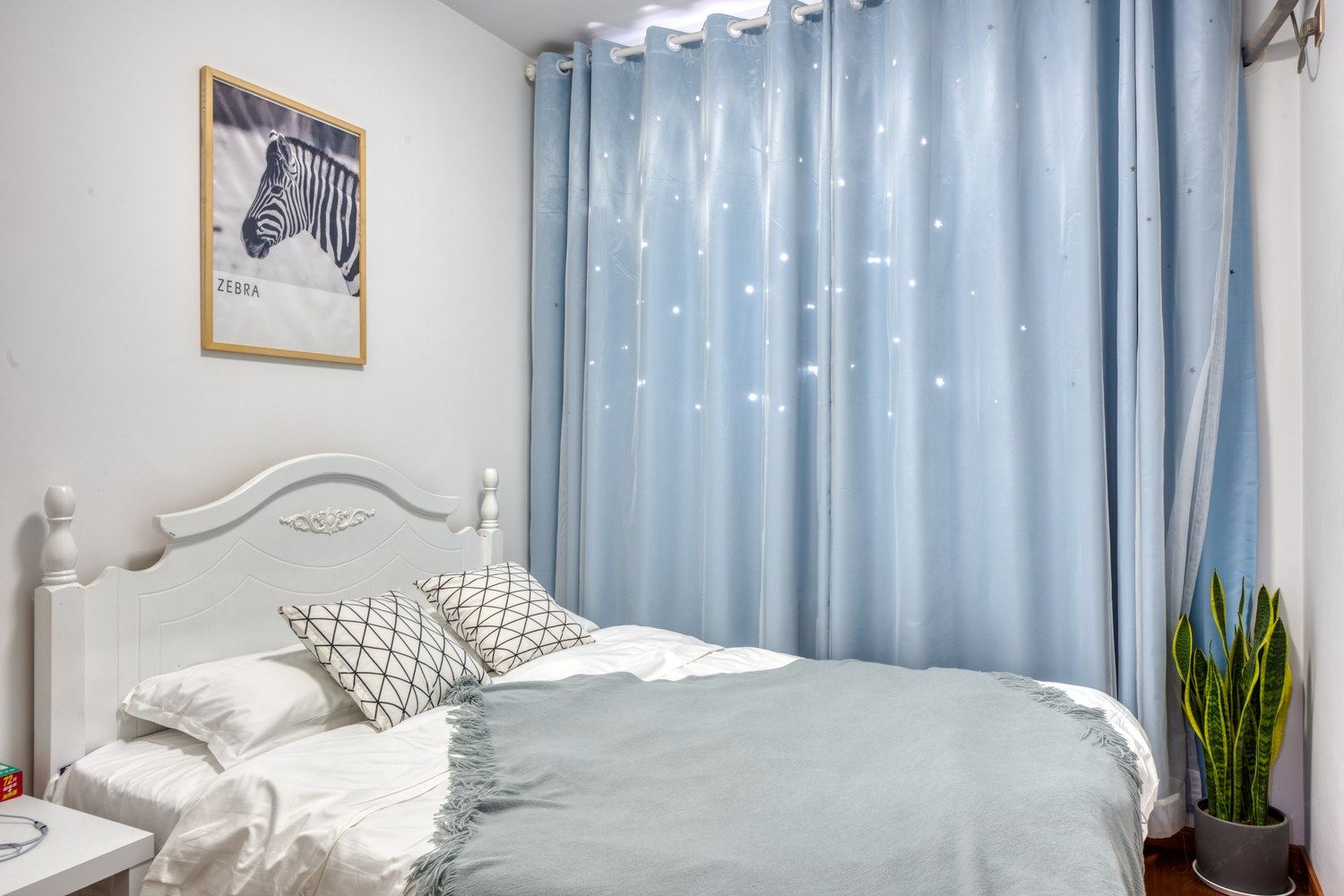 精装三室一厅套房