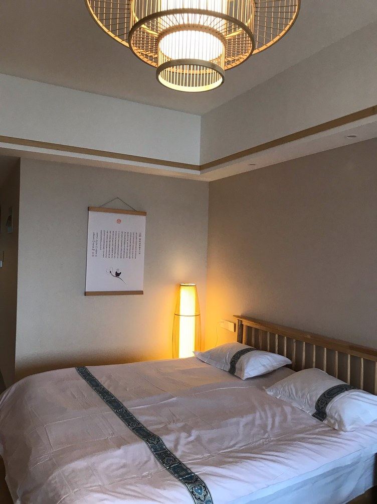 高层一室二床房