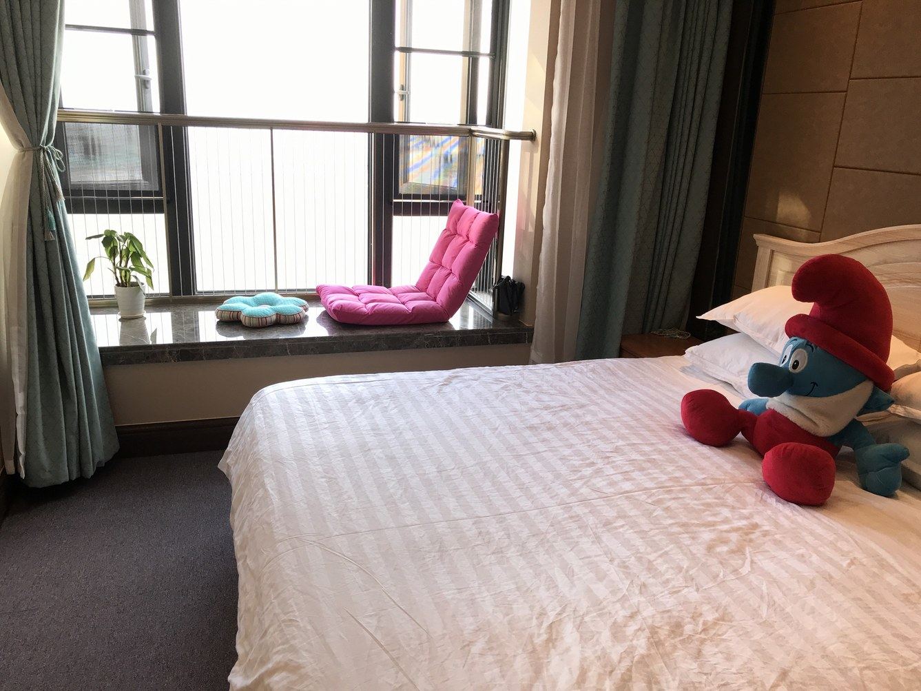 精致江边三室二厅套房