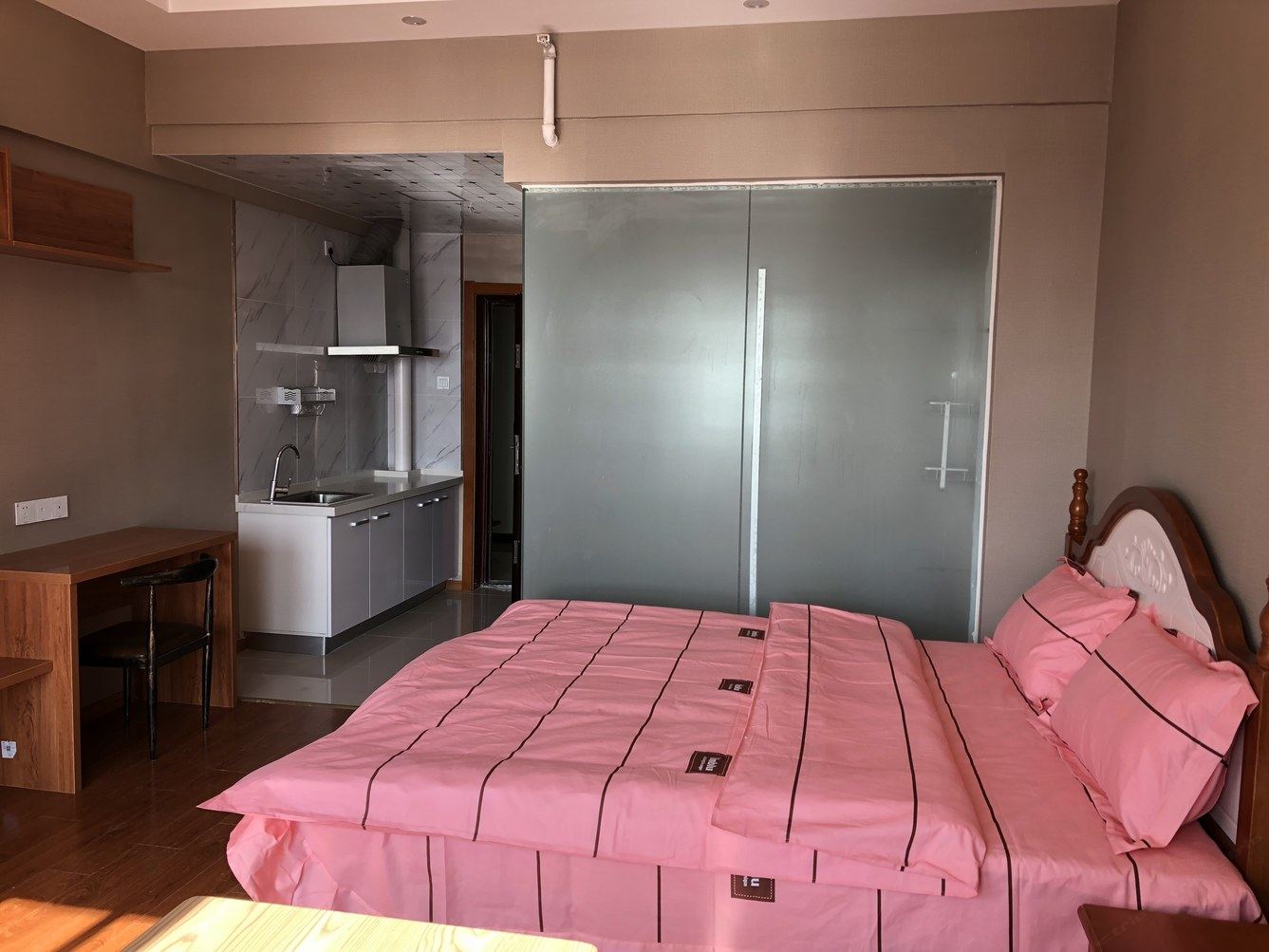 舒适精装一室大床房