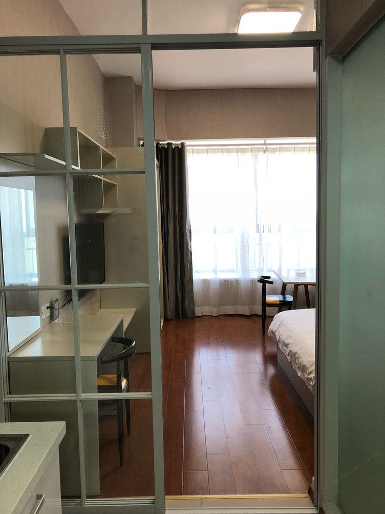 阳光大床房