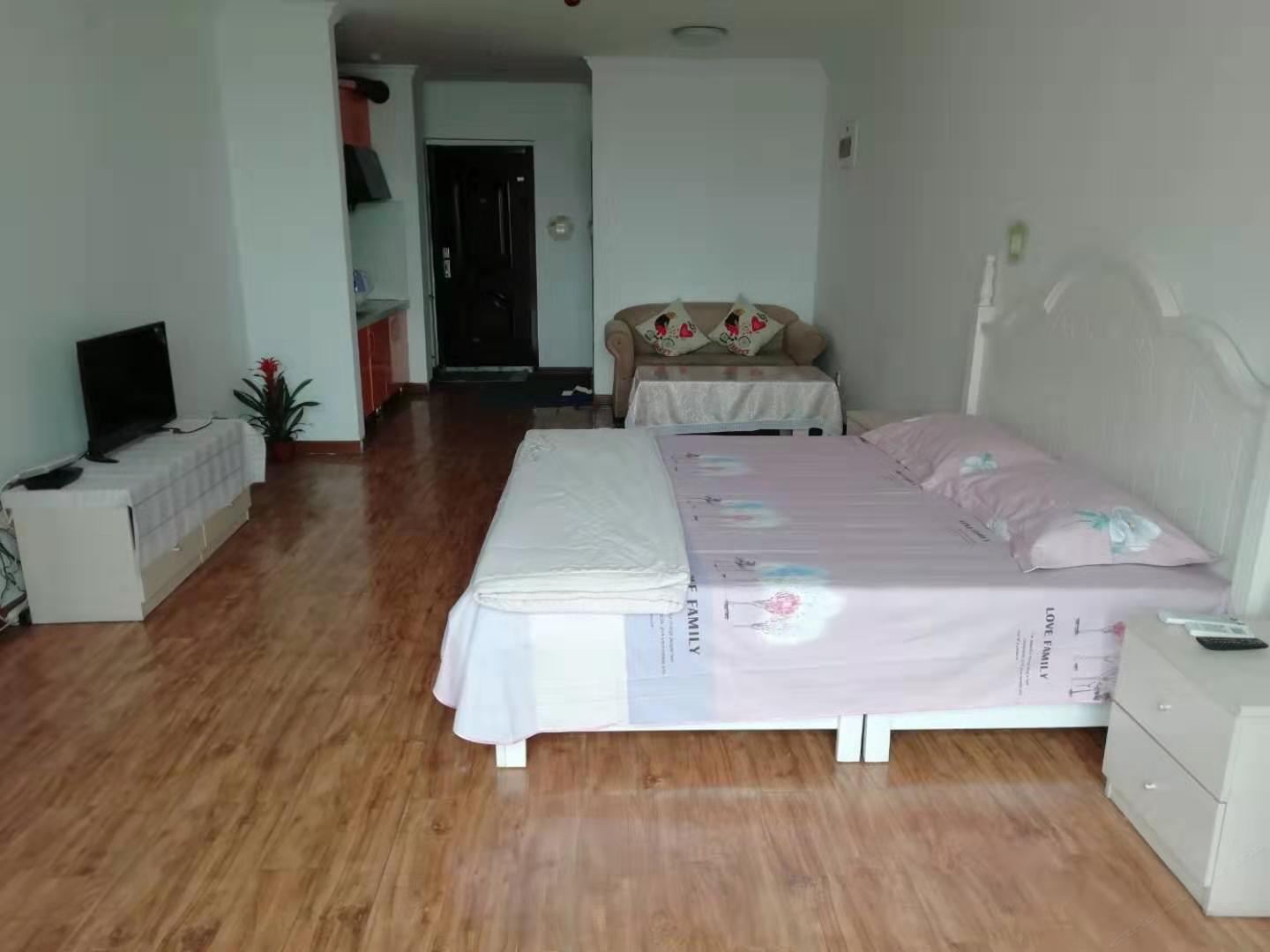 阳光大床房