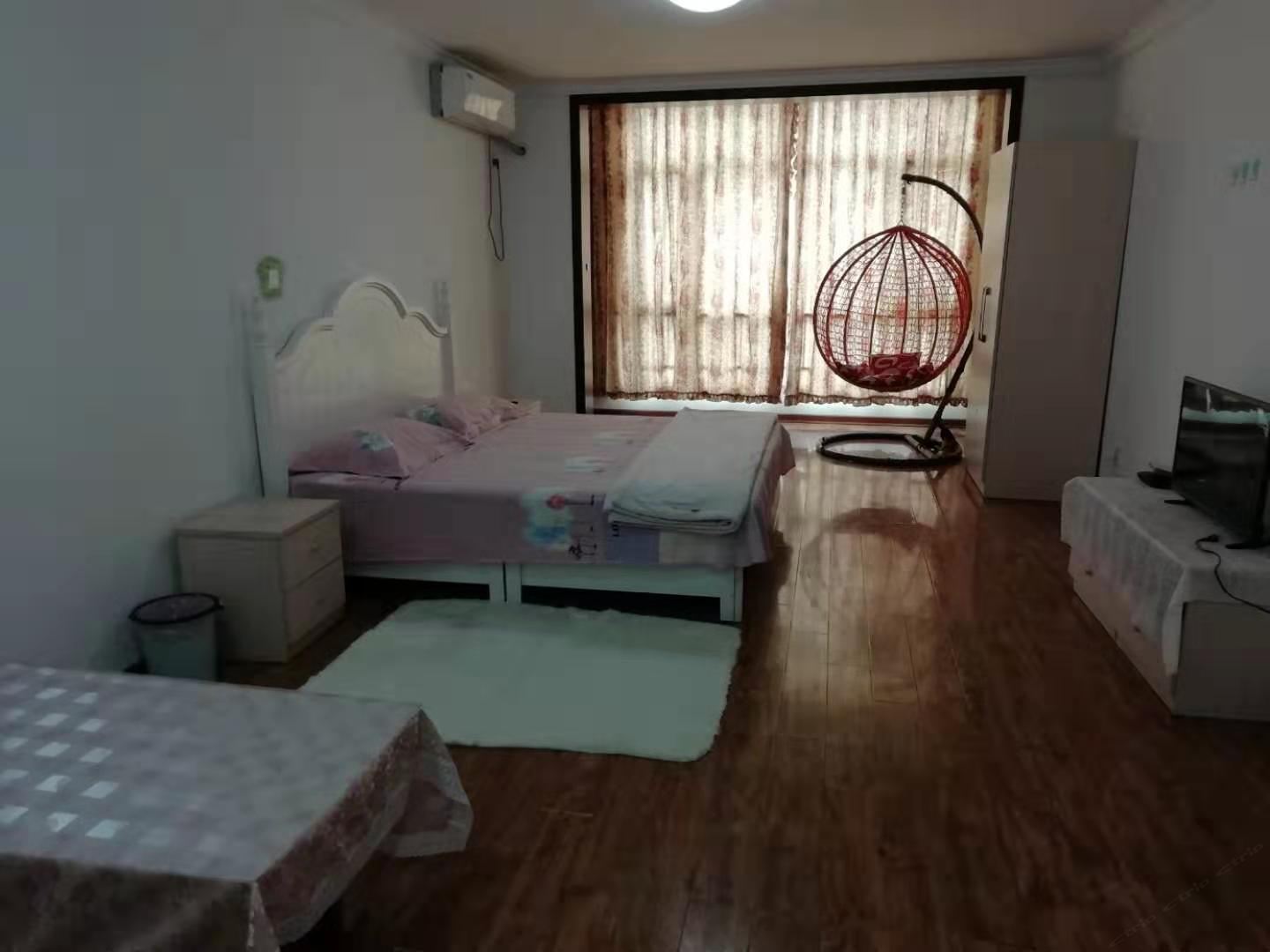 阳光大床房