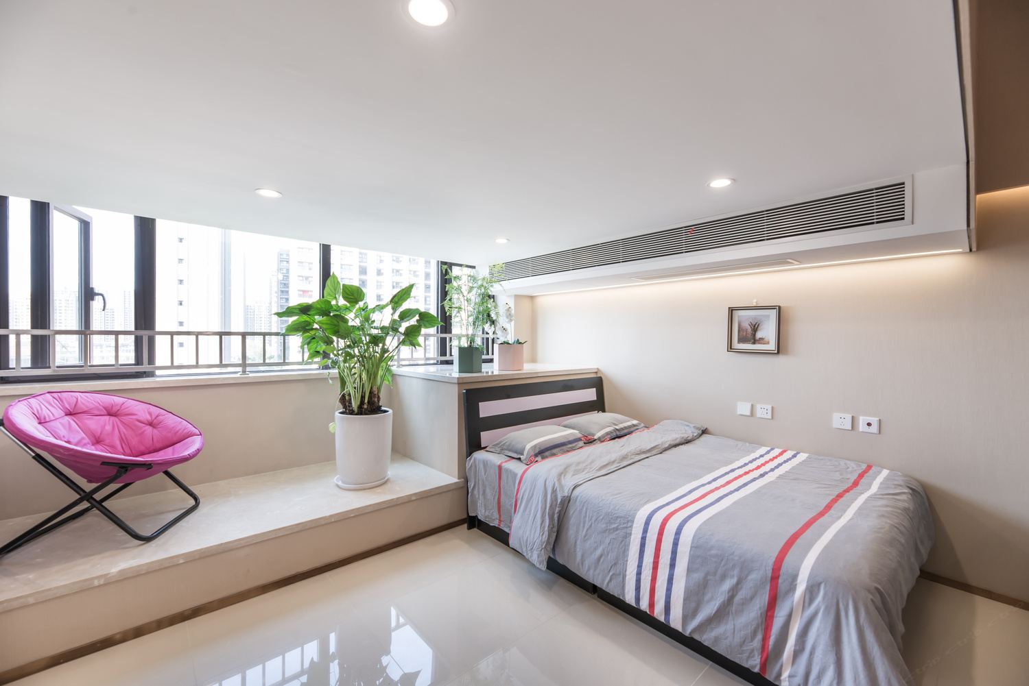 北京经典网红复式loft仅靠地铁和商场公寓
