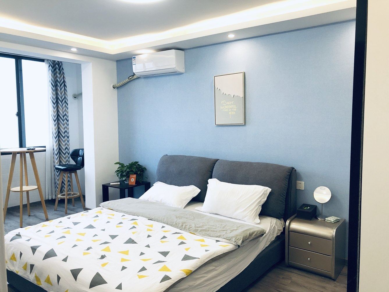 上海龙进全公寓(东大名路分店)