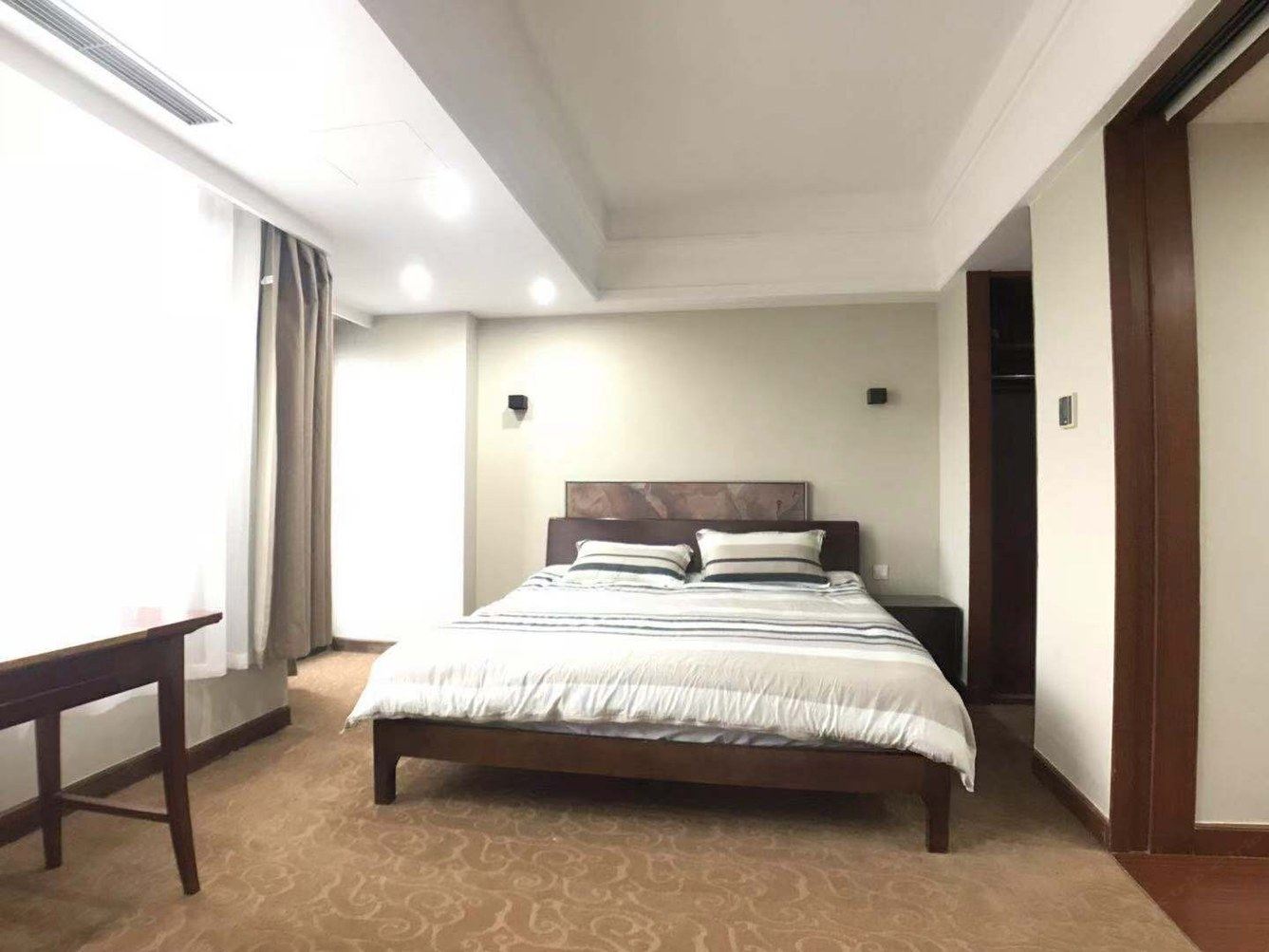 上海李硕的店公寓