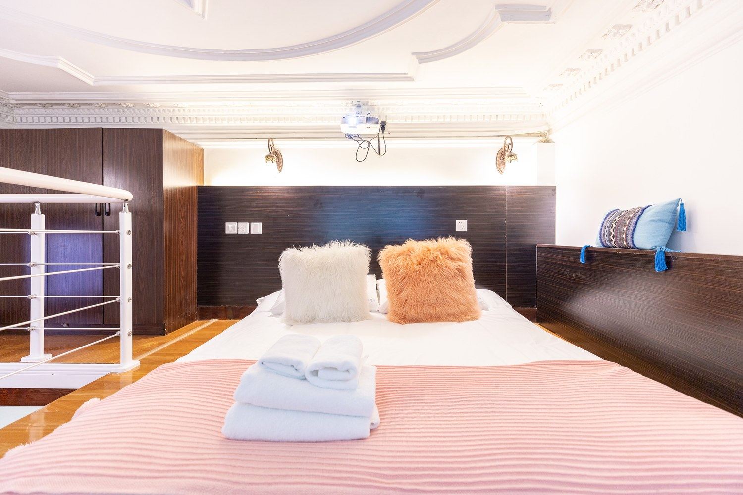 上海静安区/美签/南京西路/上海展览中心特色民宿(2号店)