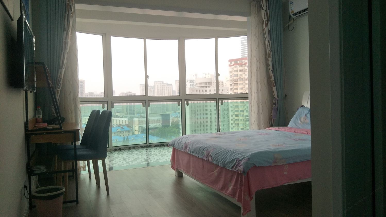 上海小帅哥店主公寓(7号店)