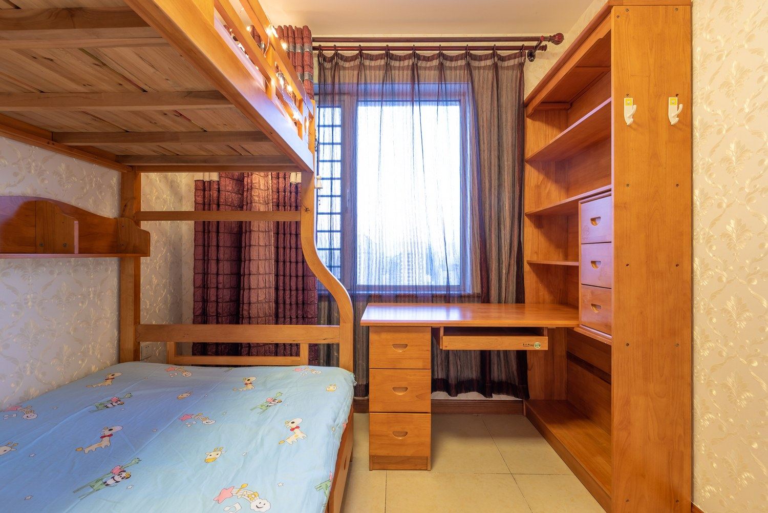 天津世纪华庭豪华公寓(6号店)