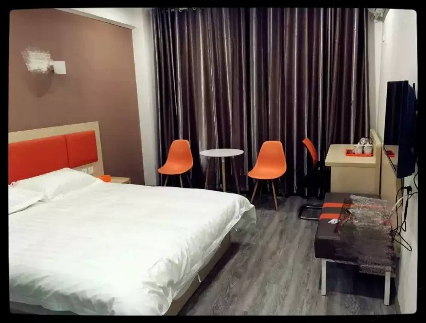 舒适大床房