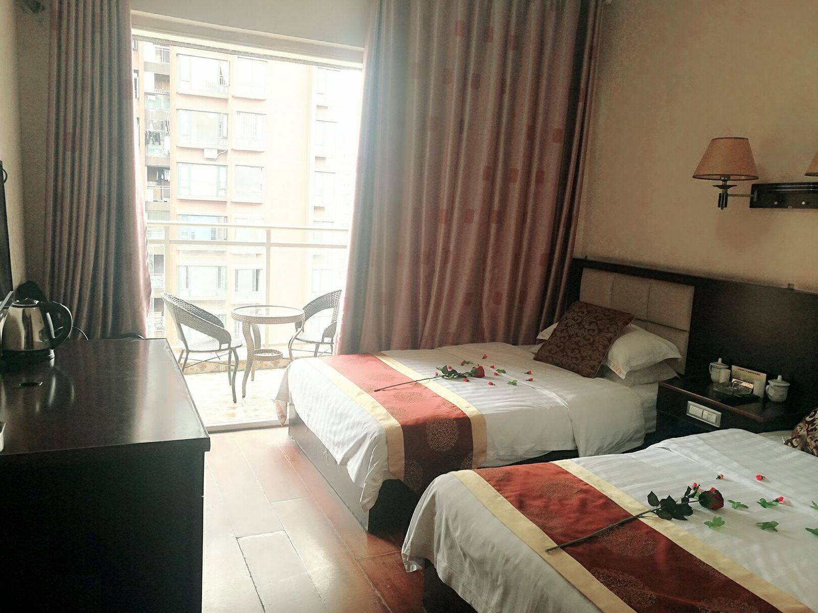 舒适阳台双床间
