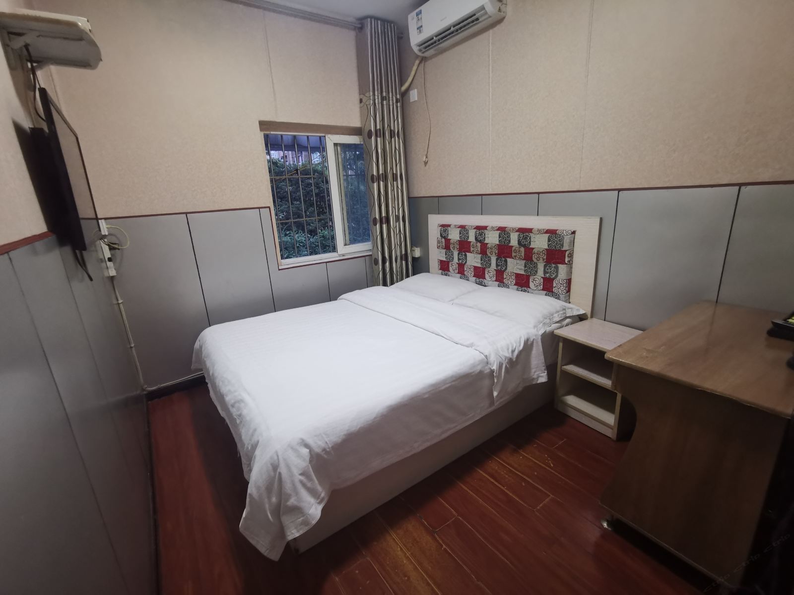 商务大床房