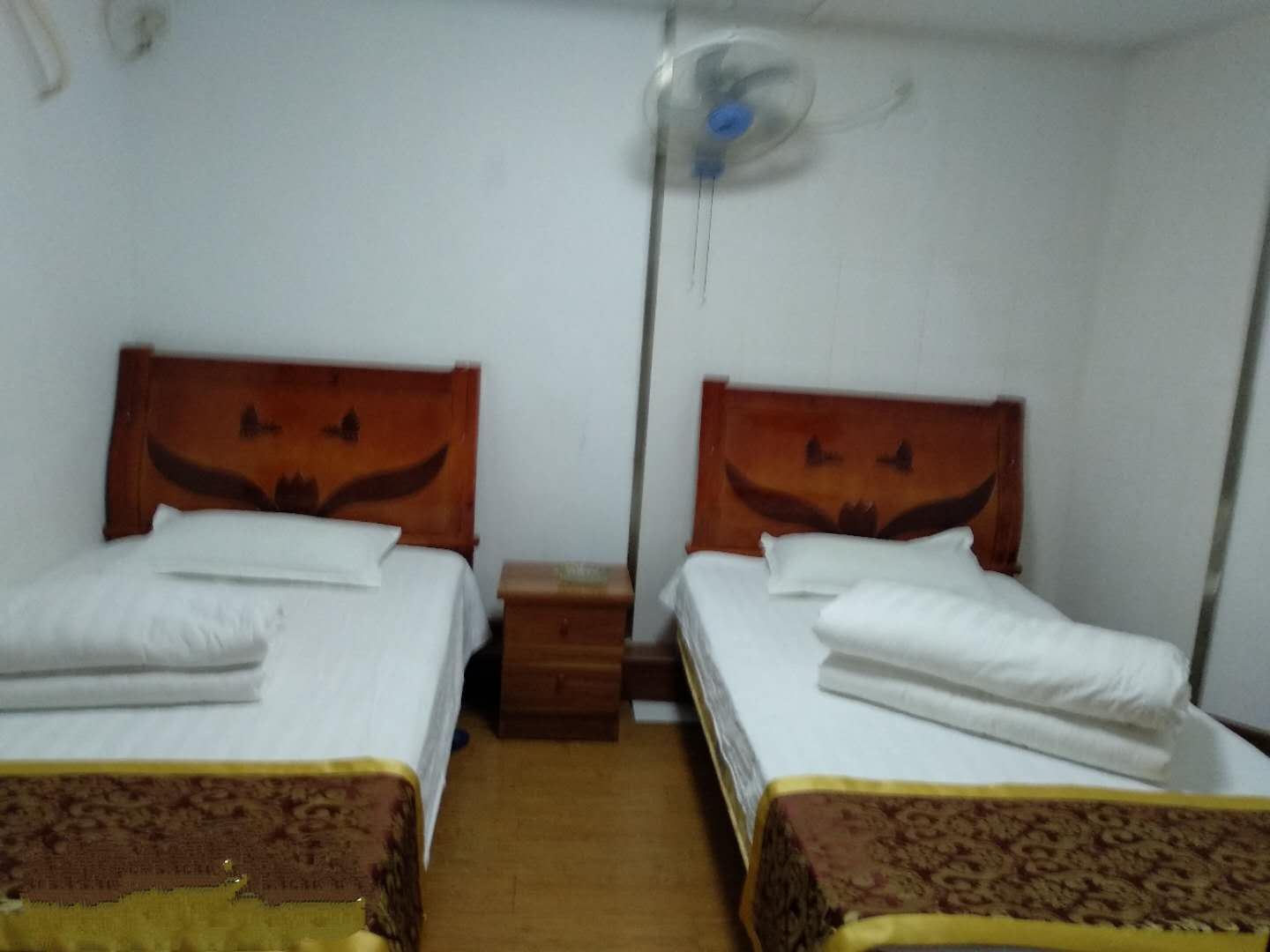 普通双床房(公共卫浴)