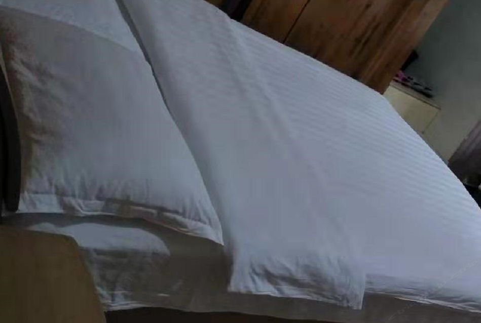小单间(公共卫浴)