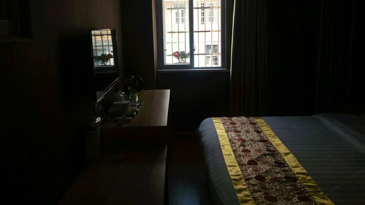 经济大床房