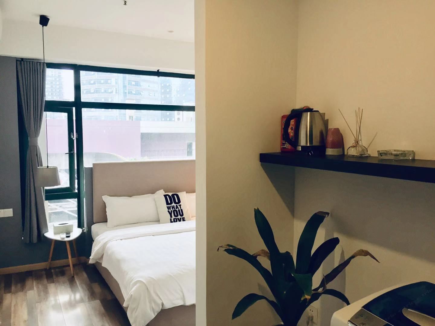 阳光大床房