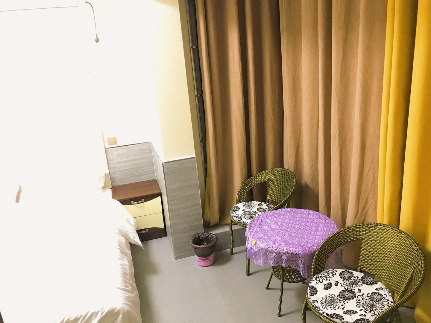 阳光大床房