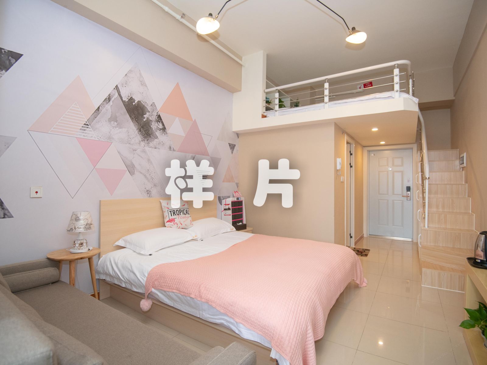 温馨复式双床房