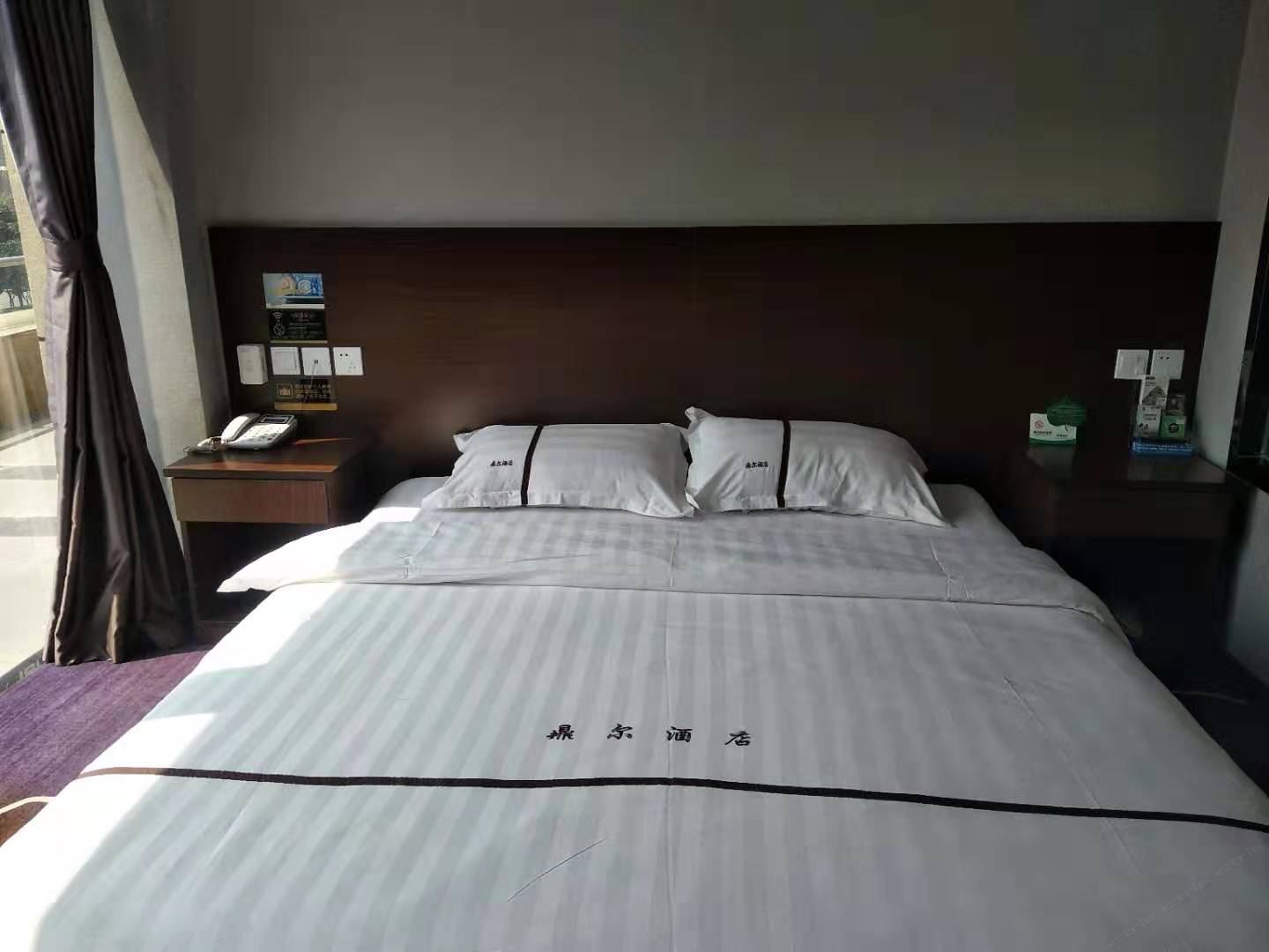 经济大床房