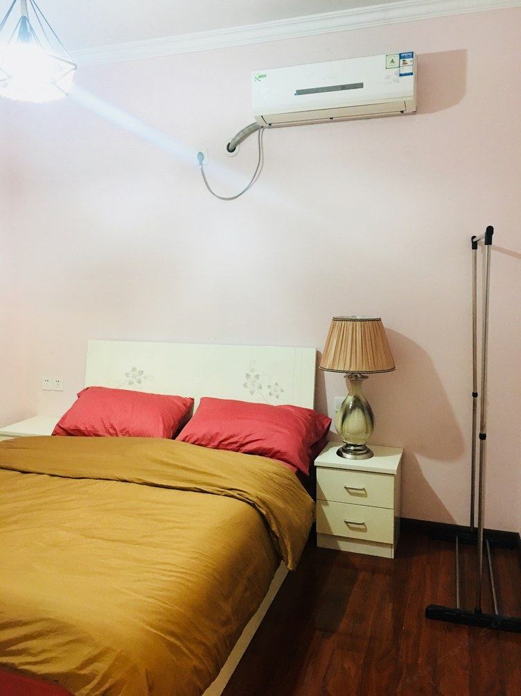重庆荆草草的家公寓(3号店)