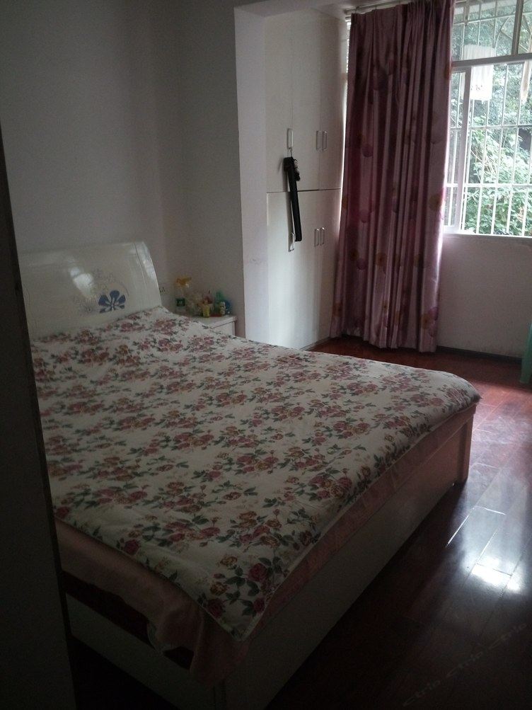 重庆谭女士曰租公寓(2号店)
