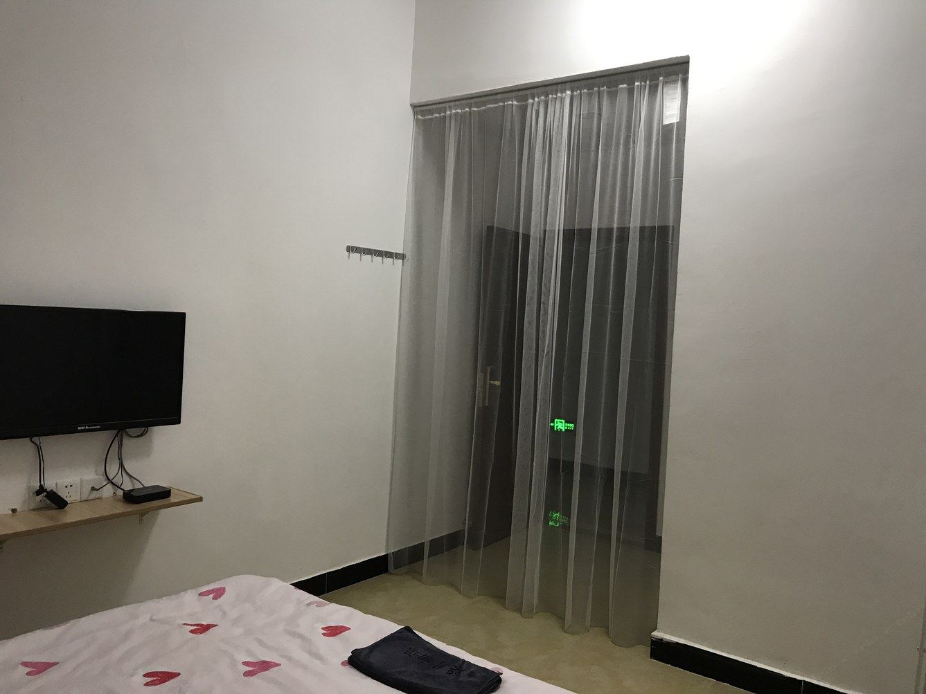 阳光一室大床房