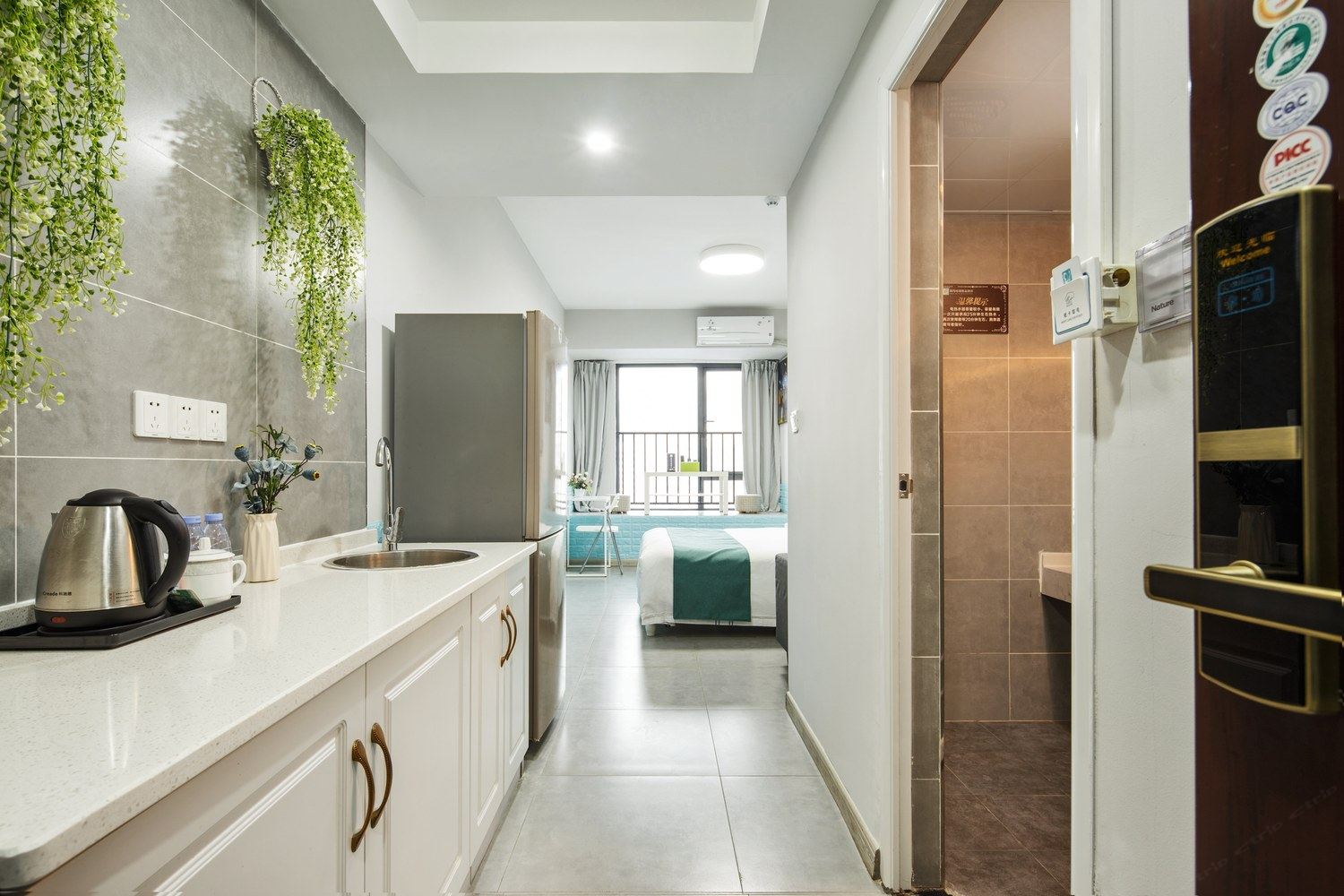 居家大床房（冰箱洗衣机）