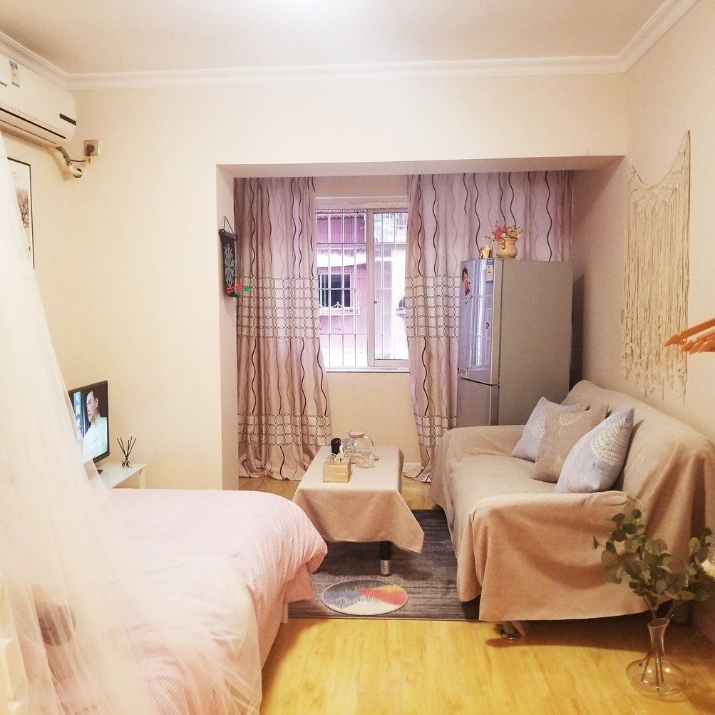 重庆温馨小屋近解放碑洪崖洞精致小屋