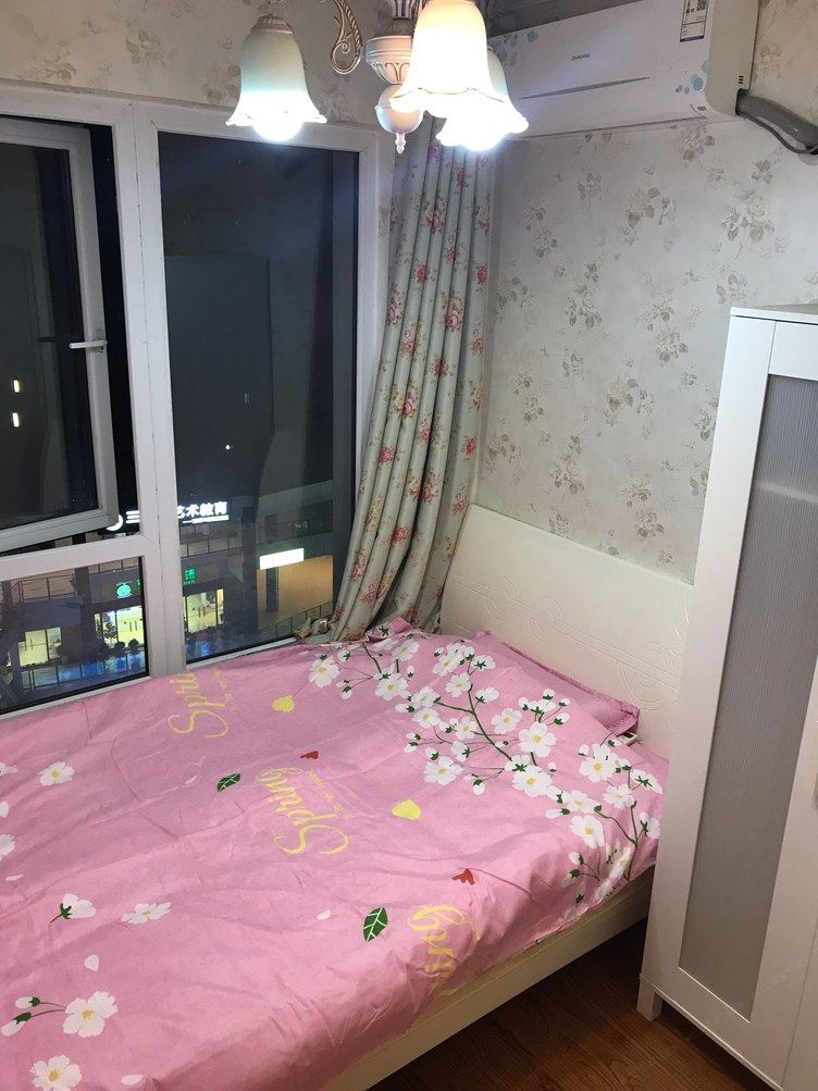 重庆老巫婆么么公寓(3号店)