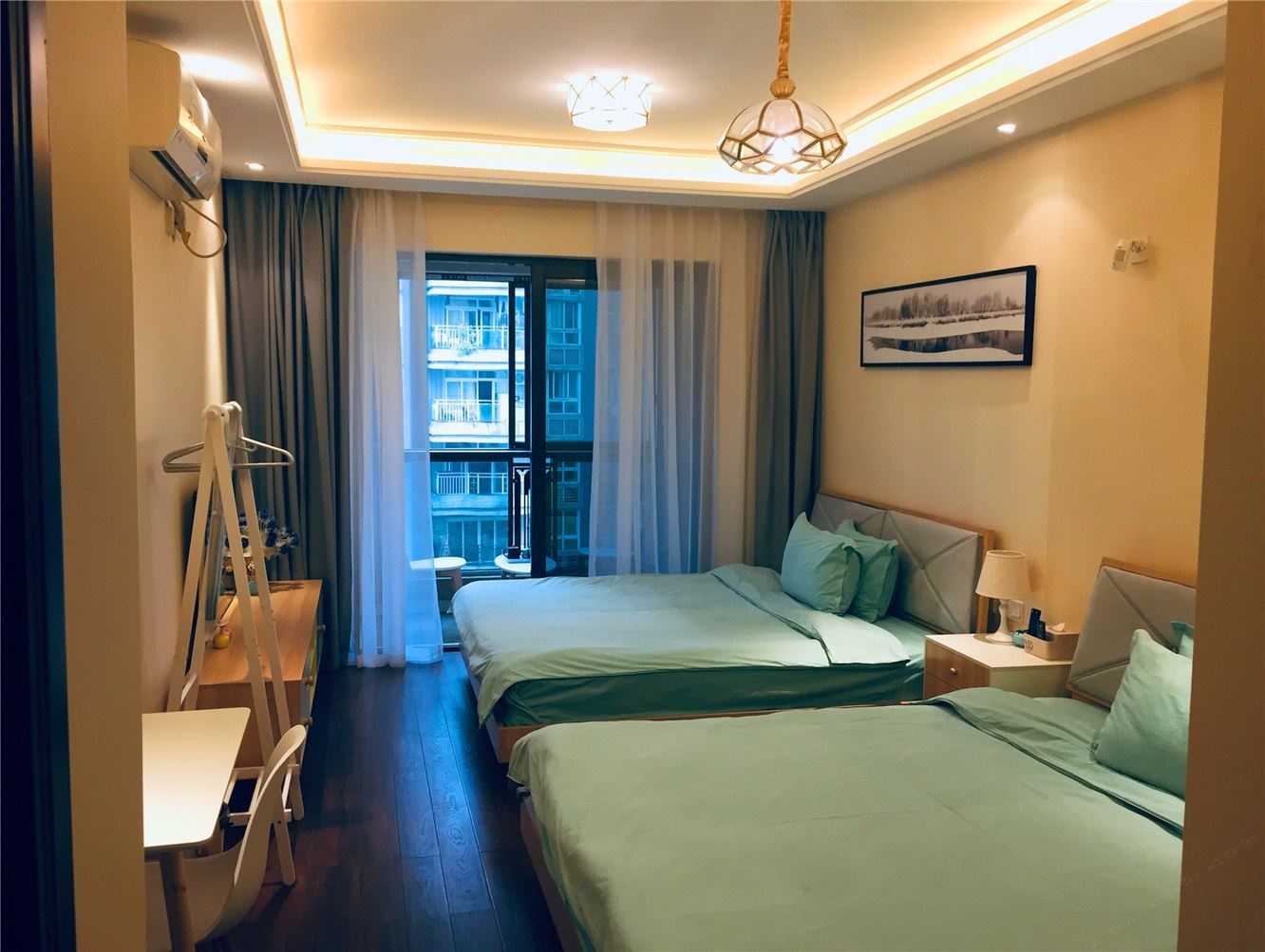 重庆盒马先生公寓(新华路分店)