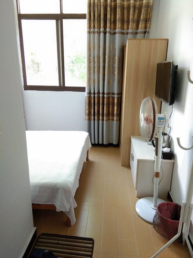 经济大床房
