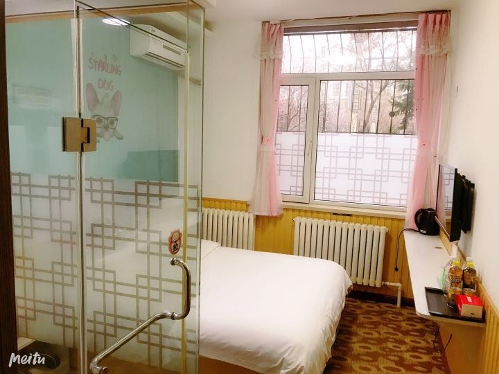 阳光大床房