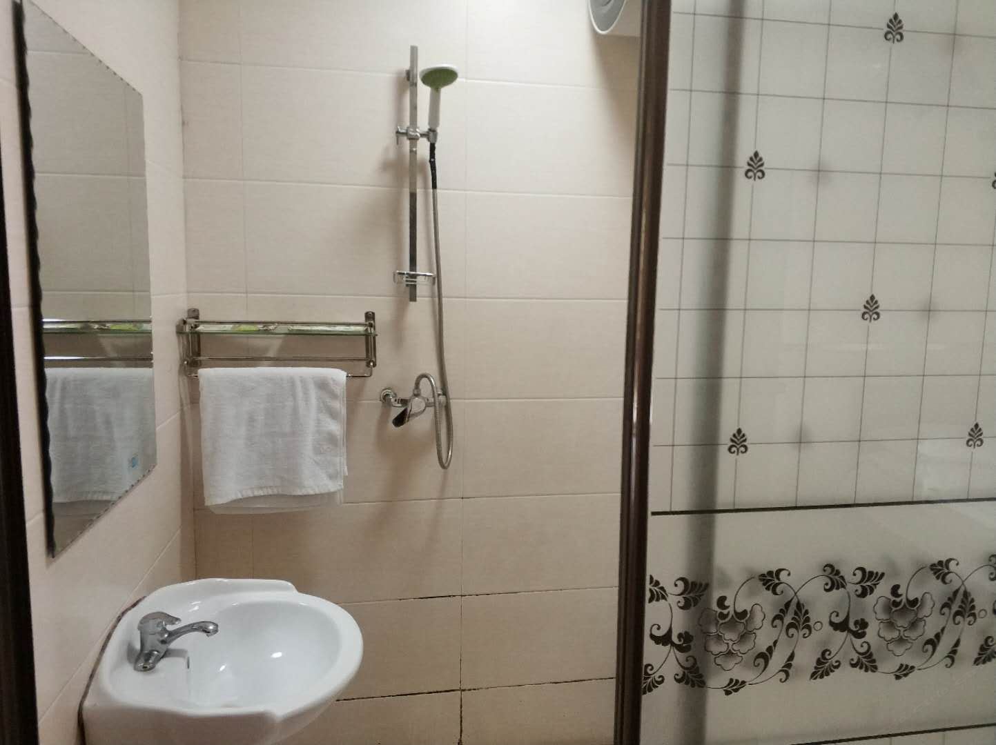 阳光大床房