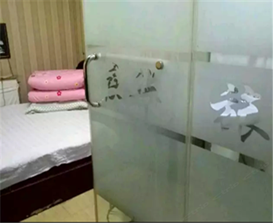 豪华大床房