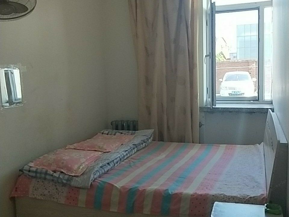 阳光舒适房(公共卫生间)(无法洗浴)
