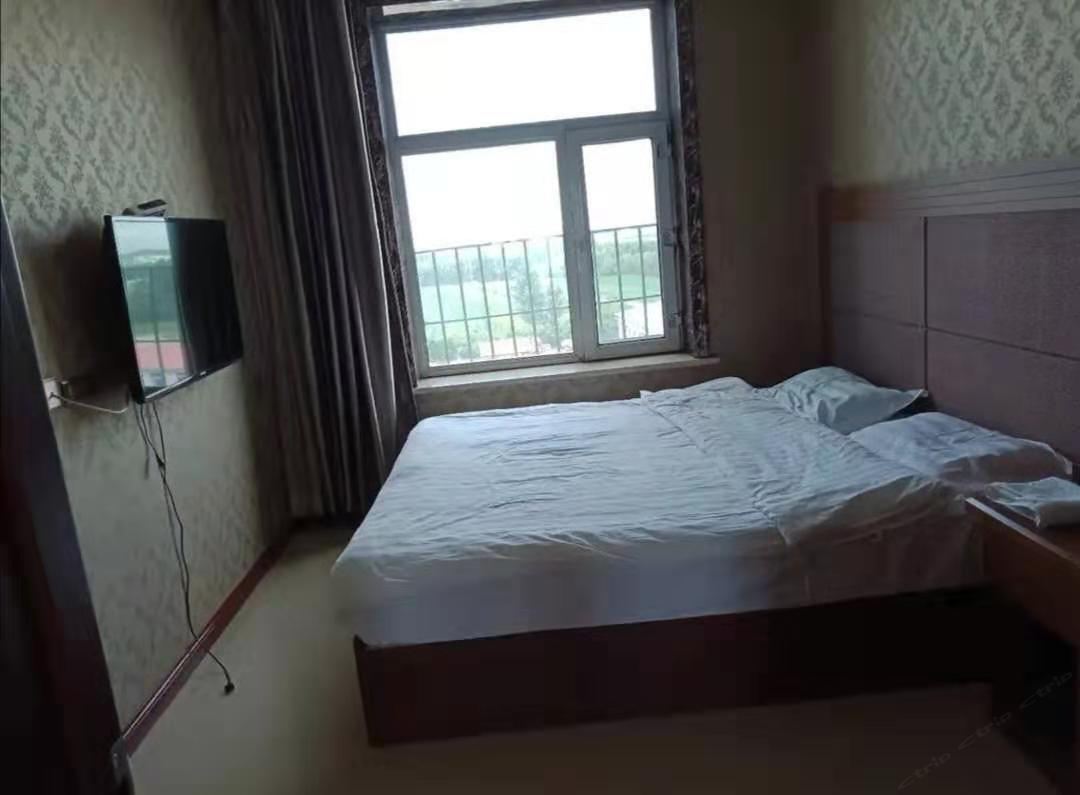经济大床房