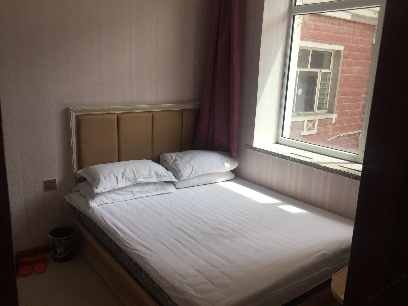 阳光大床房