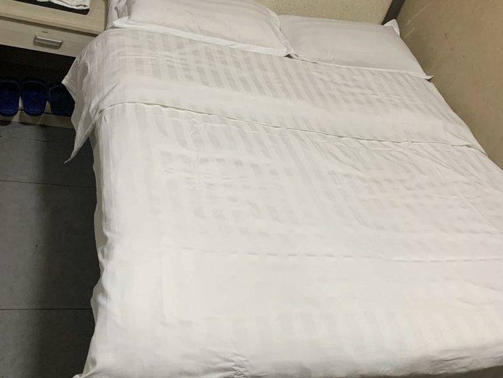 温馨大床房(无窗)