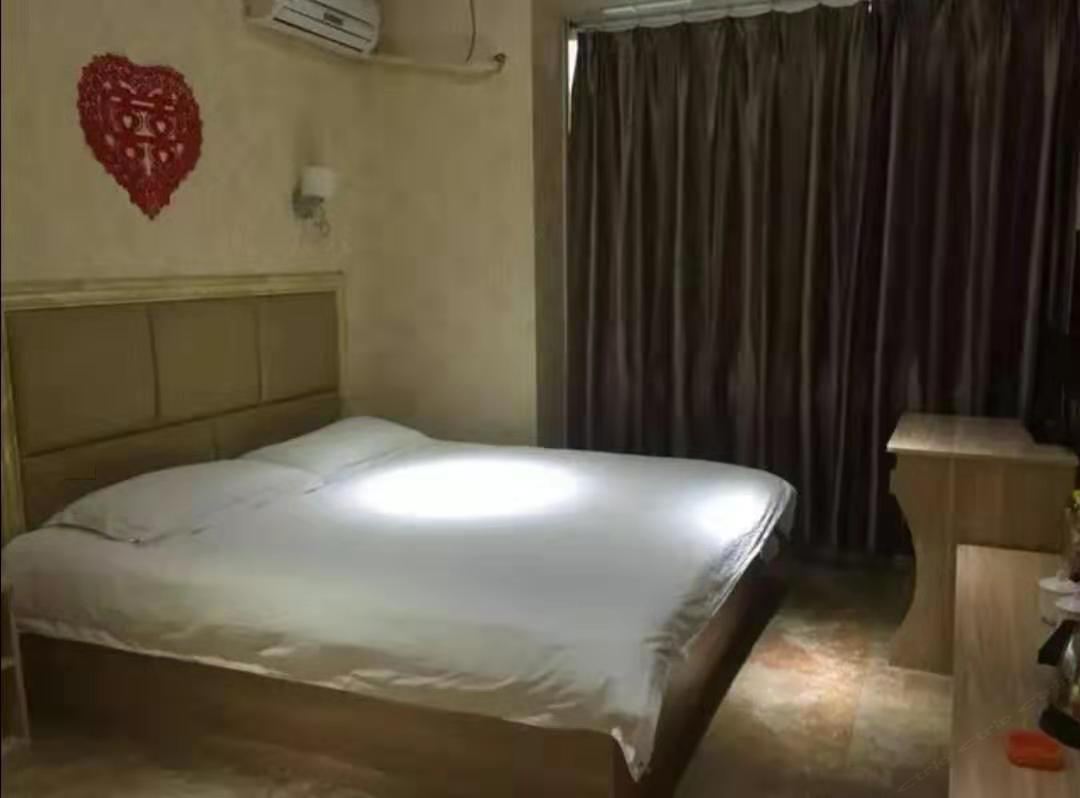 大床房(无窗)