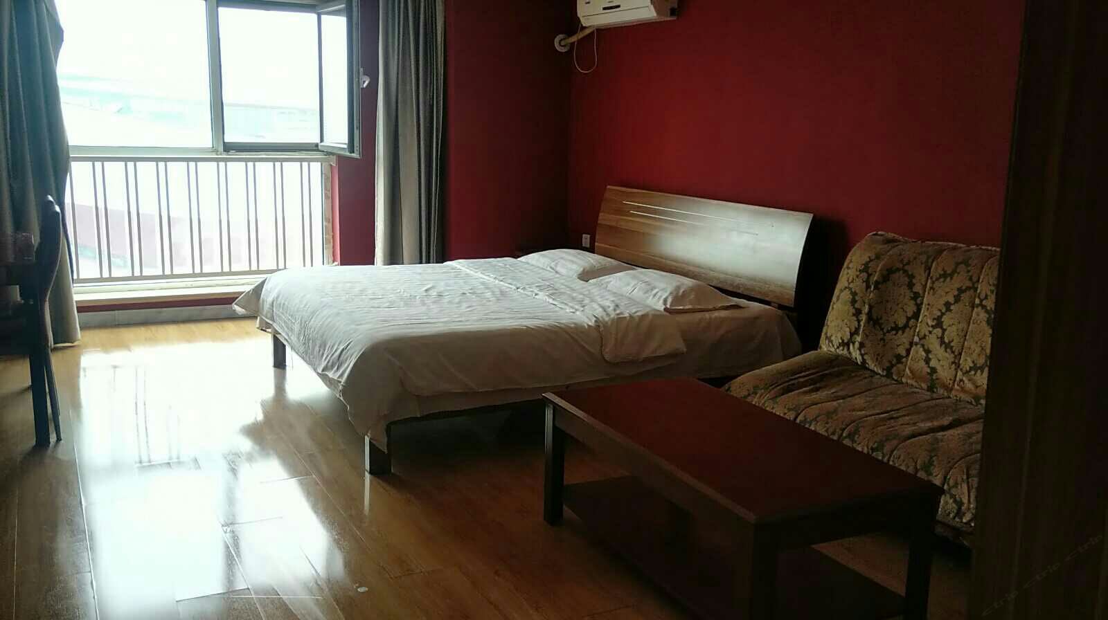 豪华大床房