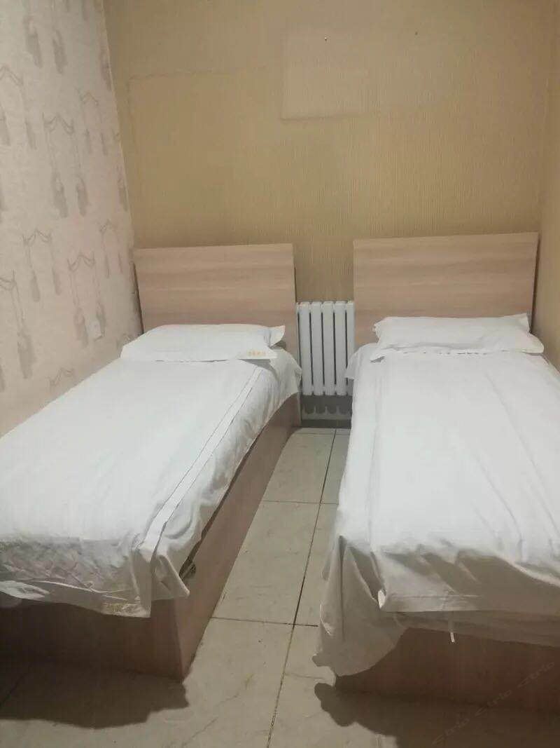 普通房(无窗)(公共卫浴)