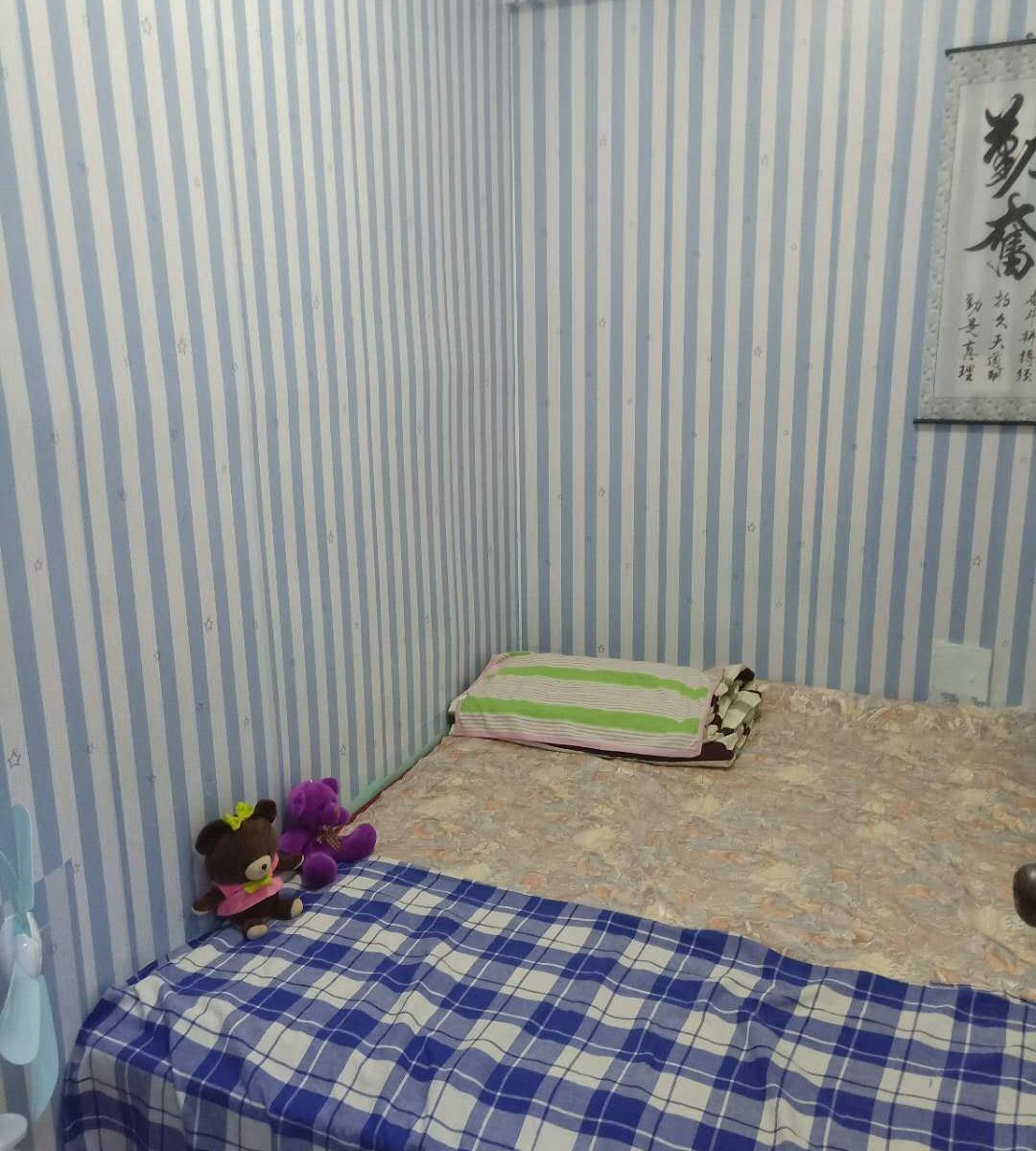 情侣大床房