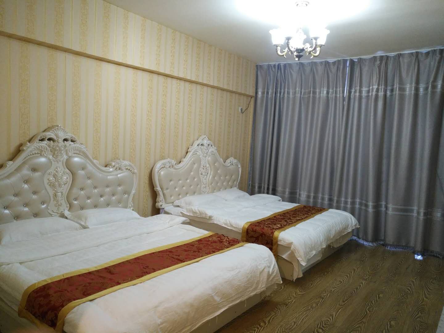 双床房