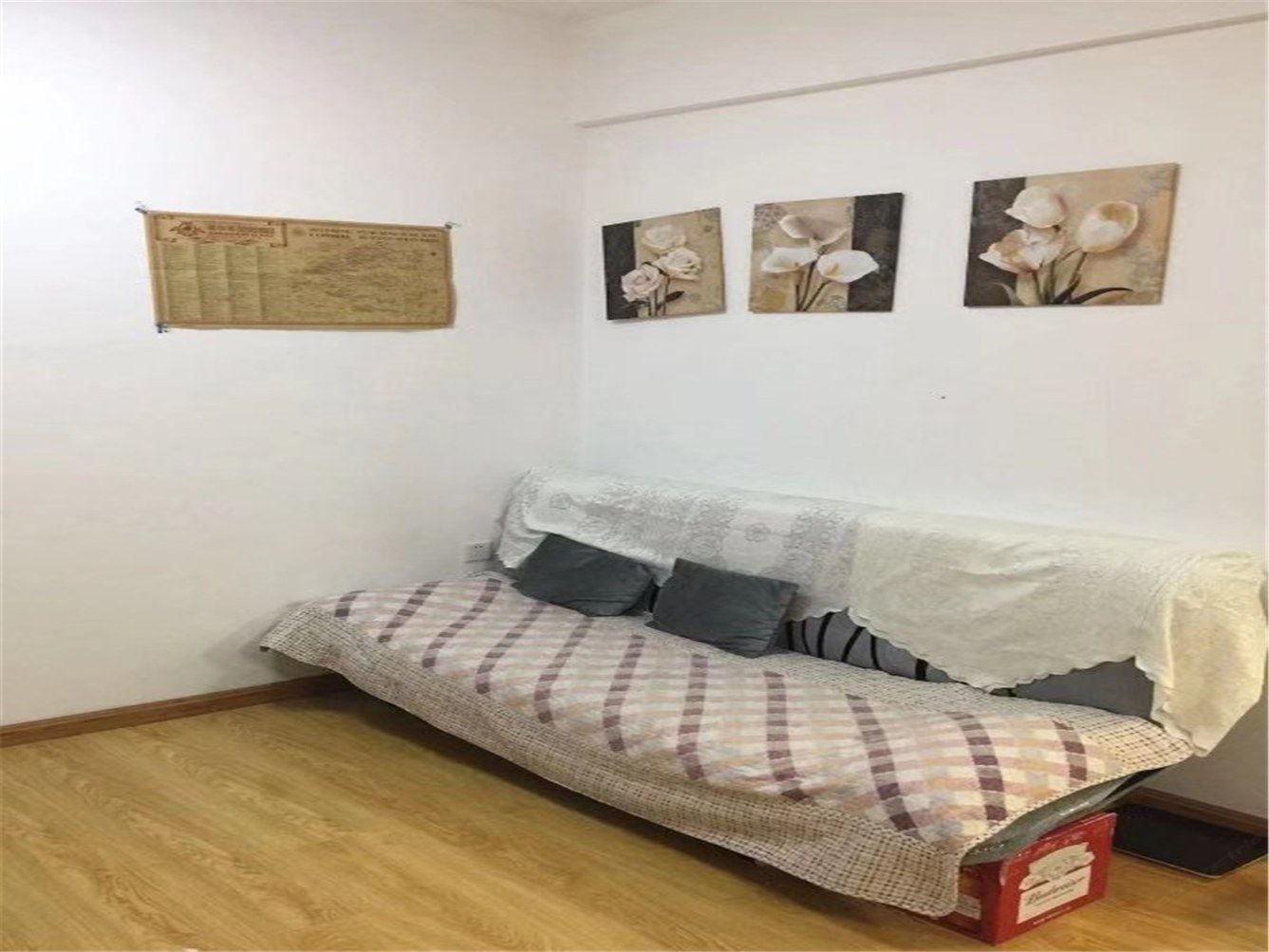 江边一室大床房