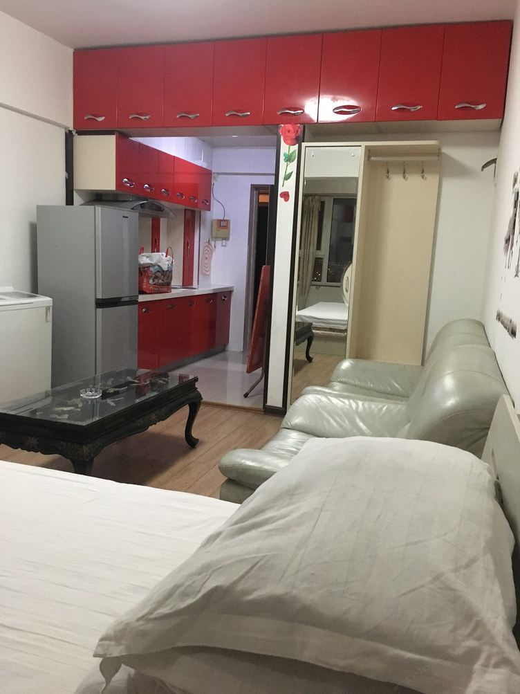 温馨高层一室大床房