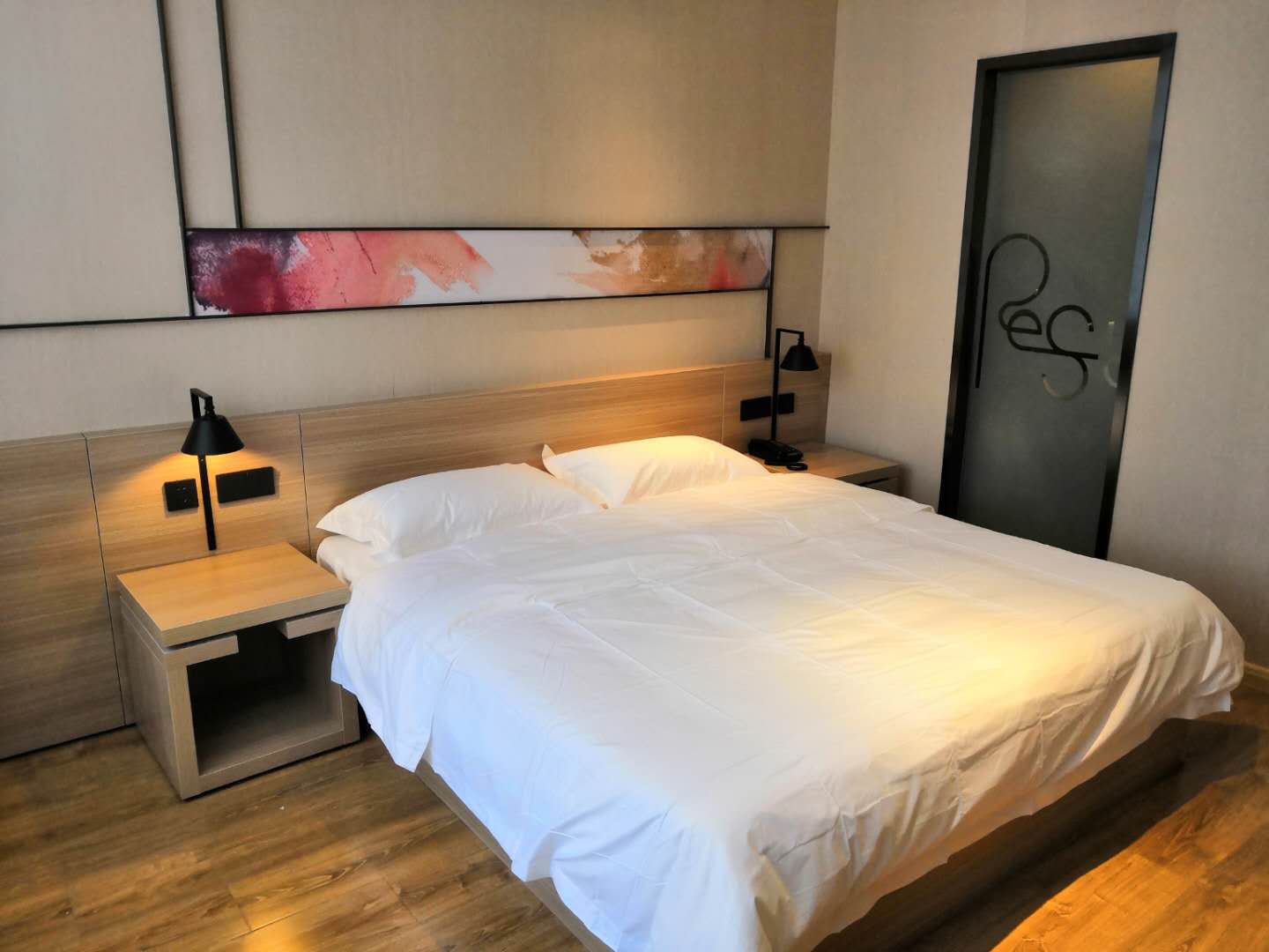 逸选大床房
