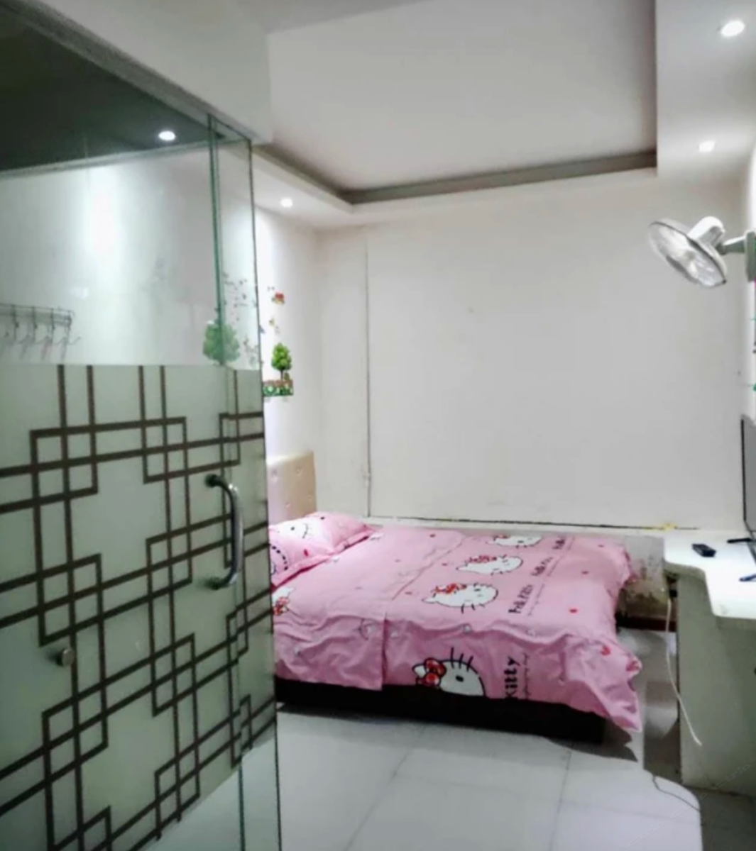 豪华大床房