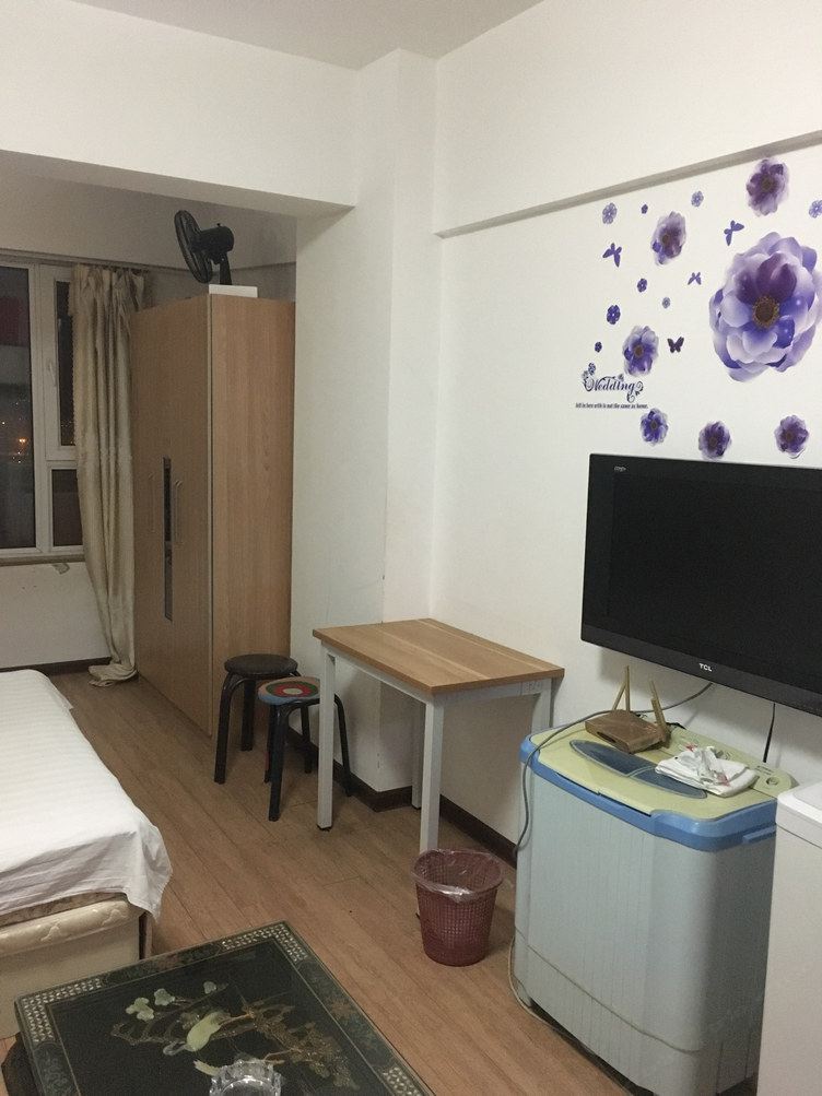 温馨高层一室大床房